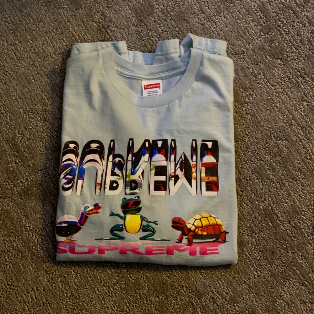 Supreme “Friends” tee